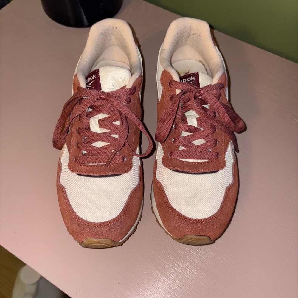 Reebok Sneakers